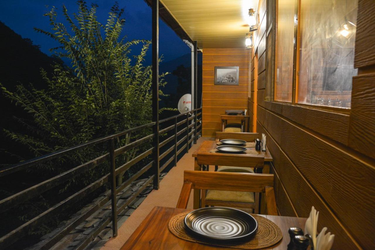 Tiger Fall Eco Resort チャクラタ エクステリア 写真